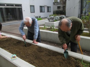 200412_4月のレク　園芸（チャーム四條畷）
